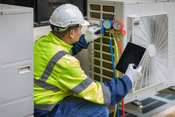 Professional Hvac technician working in Oakboro, NC
